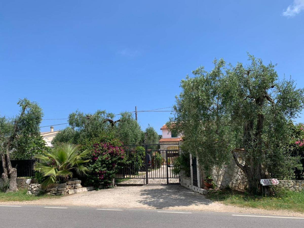 فيستَ Villa Monica Appartamenti المظهر الخارجي الصورة